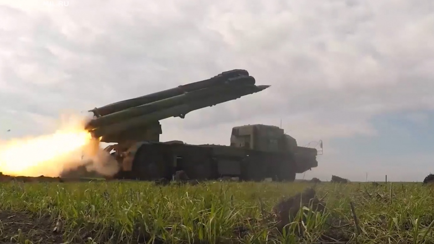 Nga tung video pháo phản lực Smerch tấn công mục tiêu tại Ukraine